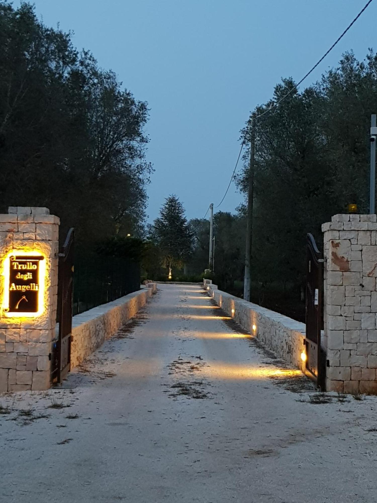 Trullo Degli Augelli Guest House San Michele Salentino Exterior photo