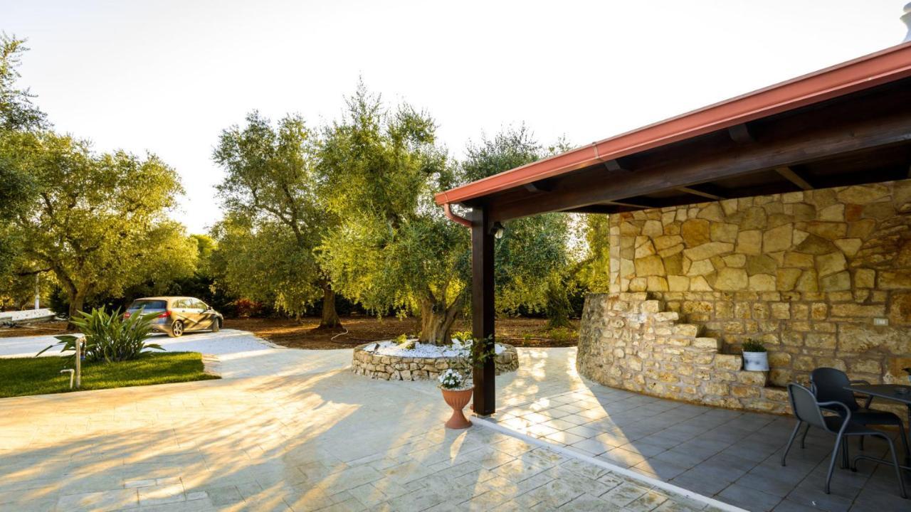 Trullo Degli Augelli Guest House San Michele Salentino Exterior photo